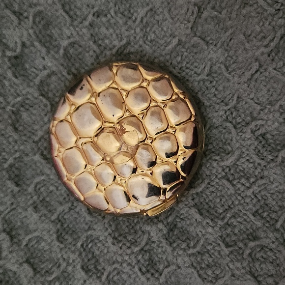 Estee Lauder refillable makeup compact - Picture 3 of 3